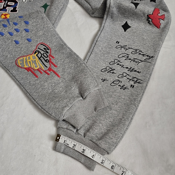 First Row Streetwear Flying Heart Graphic Gray Sweatpant Joggers - Picture 7 of 16